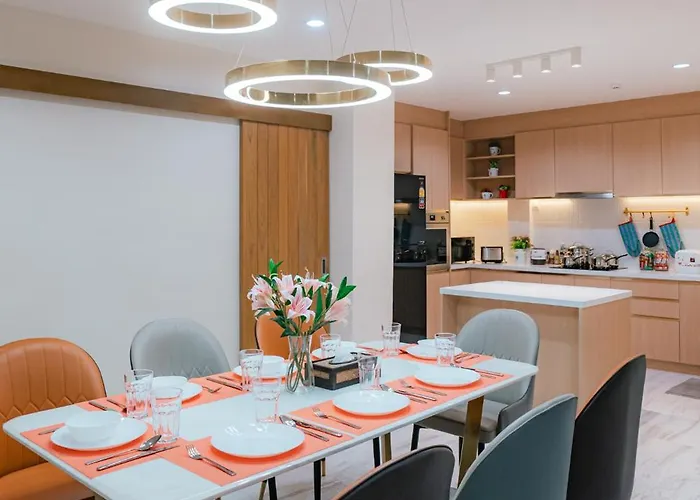 Prime Sukhumvit Modern Home, Phrom Phong Bts, Em District, Up To 14 Guests Bangkok